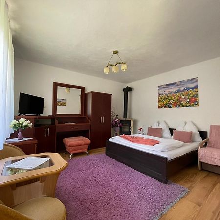 Apartmany Pod Troma Korunami Červený Kláštor Exterior foto